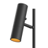 Zwarte cilindrische lamp met verstelbare lichtkop en warme oranje lichtuitstraling aan een slanke verticale bevestiging voor een modern interieur