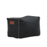 Donkergrijze vierkante poef van sackit met stevige textielbekleding en contrasterende stiknaden voor binnen en buiten