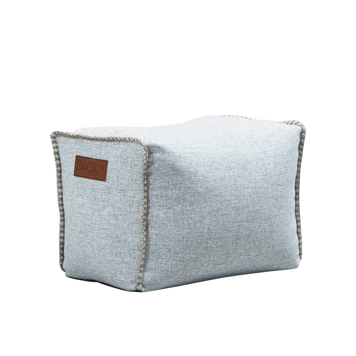 Lichtgrijze vierkante poef van sackit met geweven bekleding en contrasterende naden voor comfortabel gebruik binnen en buiten