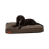 Zwarte hond ligt op een bruin Cobana hondenbed van slijtvast textiel met stevige sierstiksels van sackit voor comfortabel gebruik binnenshuis