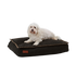 Witte hond op een zwart hondenbed van slijtvast Cobana-stof met stevige contrasterende stiksels van sackit voor binnen en buiten