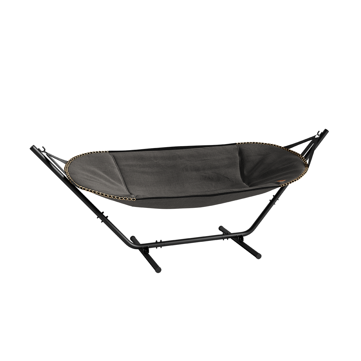 Zwarte Cobana hangmat met stevig zwart frame en comfortabele stoffen ligplek voor ontspannen momenten in de tuin of op het terras van sackit