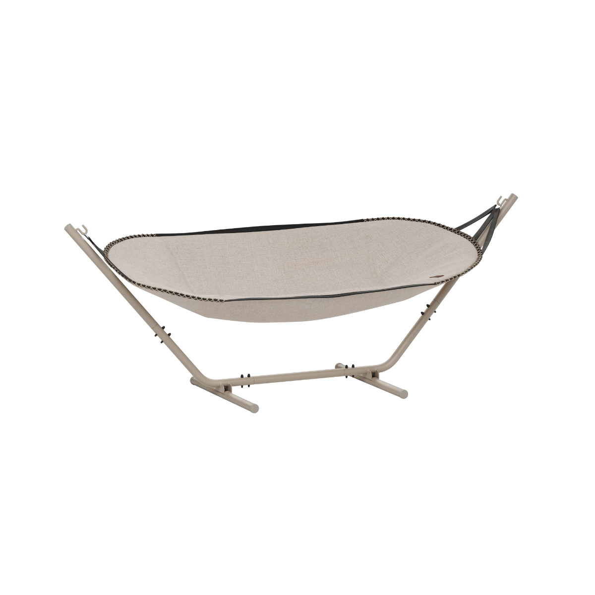Beige Cobana hangmat van sackit Netherlands op een vrijstaand metalen frame voor comfortabel ontspannen in de tuin of op het terras