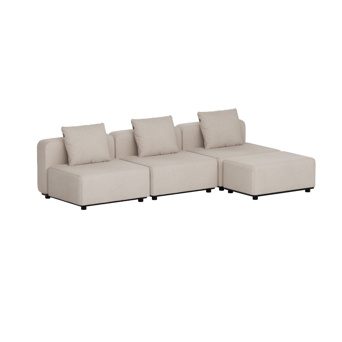 Lichtbeige modulaire loungebank voor buiten met drie zitplaatsen en zachte kussens in Scandinavisch design van sackit