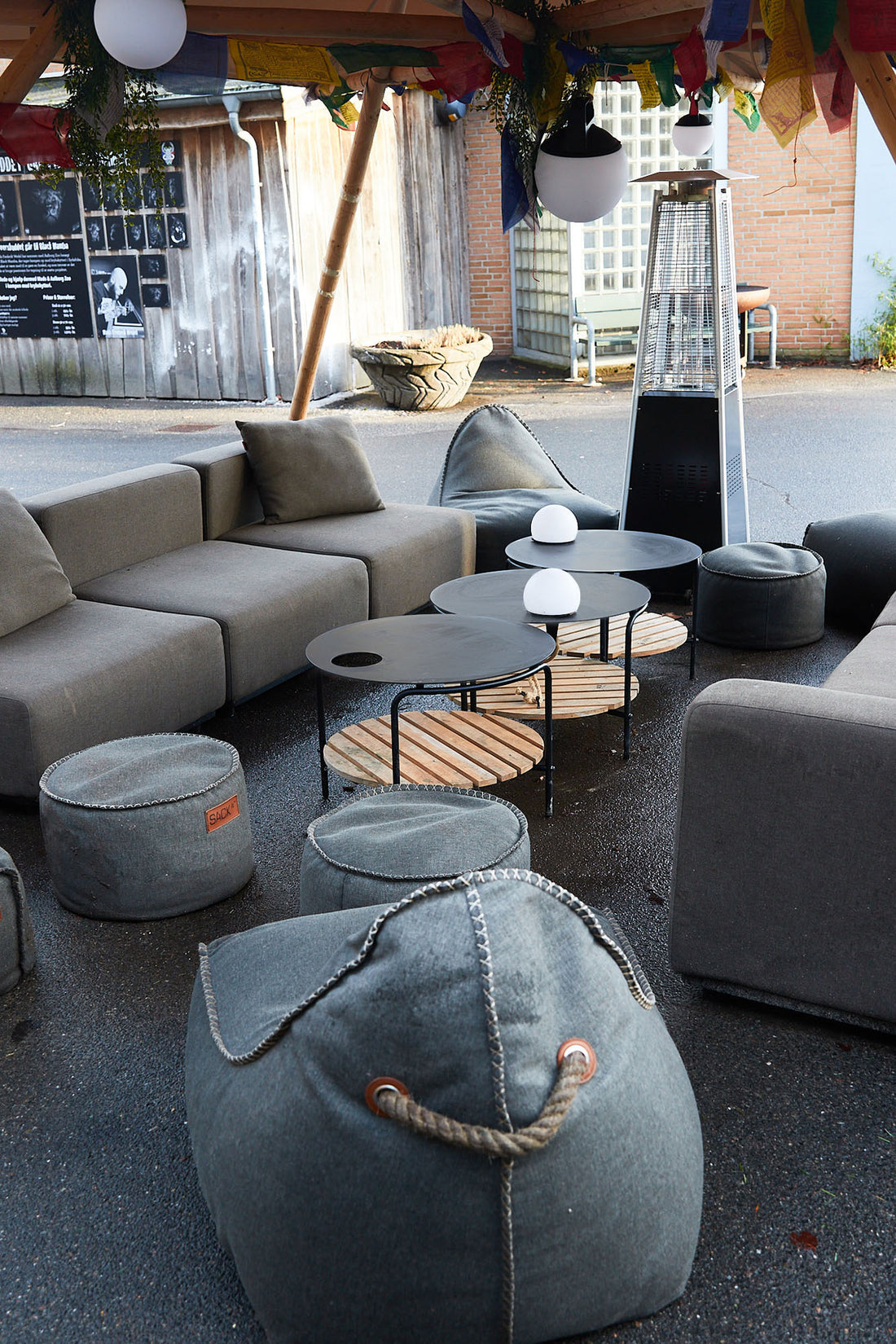 Cobana lounge meubels en tafels van SACKit in Aalborg Zoo
