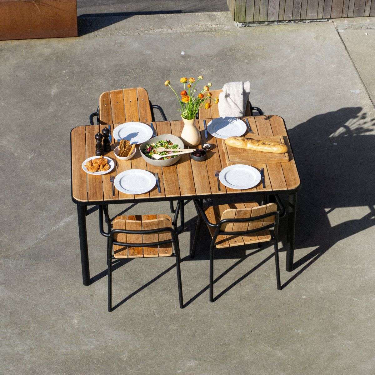 Kirra Dining Table & 4 Kirra Patio Chair