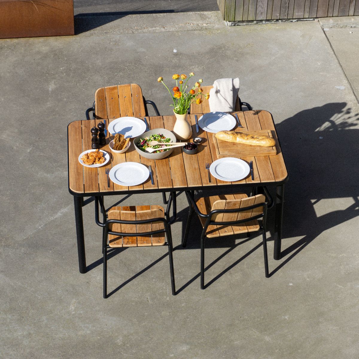 Kirra Dining Table & 4 Kirra Patio Chair - Tuinmeubelset met 4 stoelen