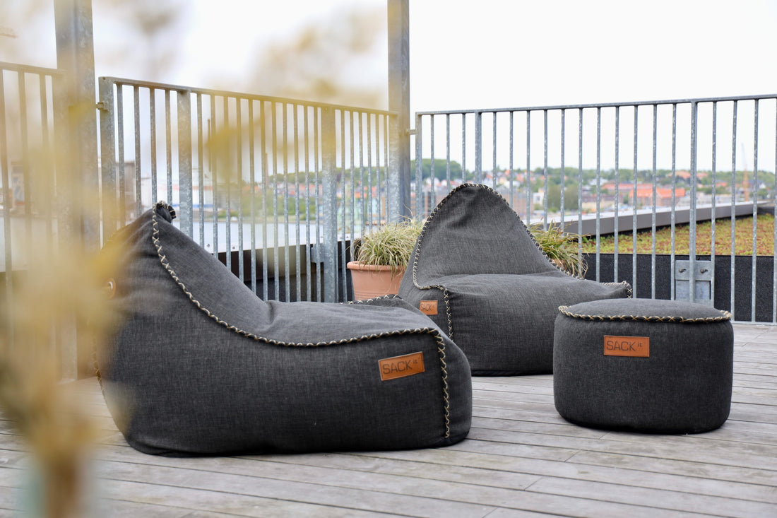 Lounge Chair van SACKit op het dakterras bij Rare Wine met uitzicht over de fjord en de stad