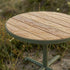 Close-up van het materiaal van Kirra Café Table in olijfgroen van sackit