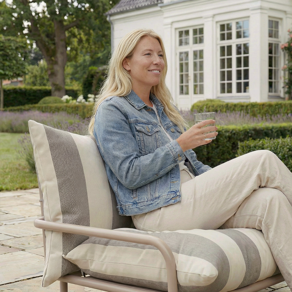 Mollis Lounge Chair - Buiten loungestoel van gepoedercoat aluminium en olefin
